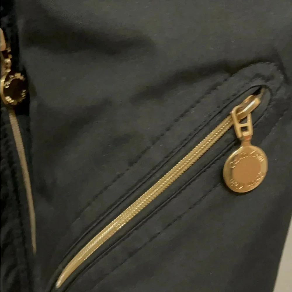 Calvin Klein stunning jacket gold hardware with double zipper. - Picture 11 of 16
